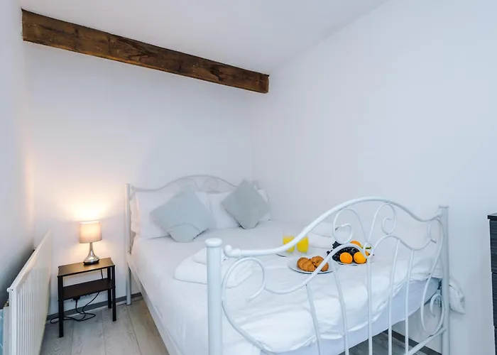 Urban Escape Bright & Spacious 3br Διαμέρισμα