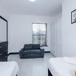 Apartmán Urban Escape Bright & Spacious 3br *