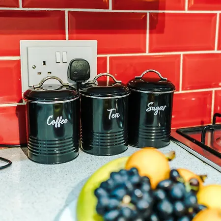 Urban Escape Bright & Spacious 3br *