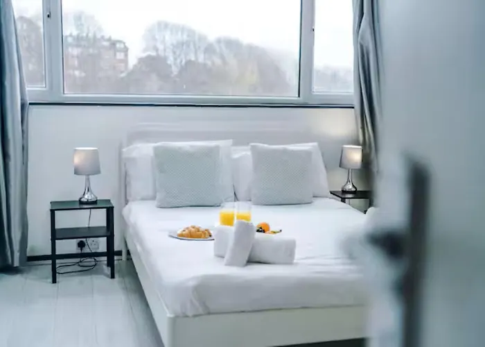 Urban Escape Bright & Spacious 3br 公寓 *