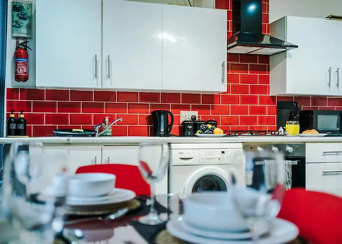 Urban Escape Bright & Spacious 3br Апартаменти Лідс