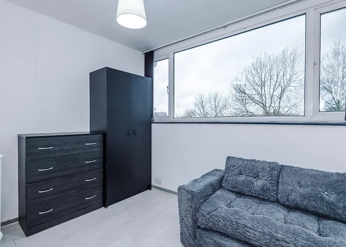 Urban Escape Bright & Spacious 3br 公寓