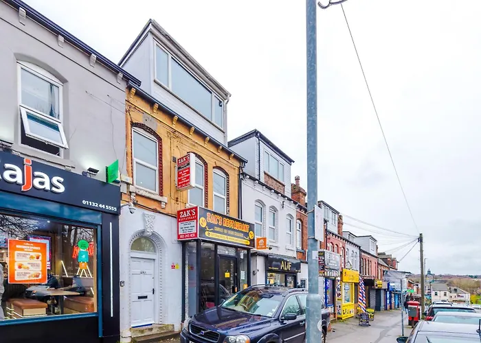 Апартаменти Urban Escape Bright & Spacious 3br