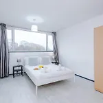 Urban Escape Bright & Spacious 3br Lägenhet *