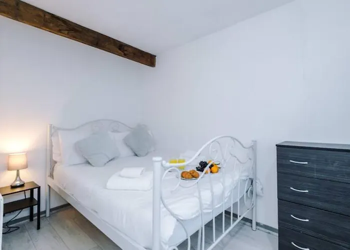 Urban Escape Bright & Spacious 3br Leeds (West Yorkshire)