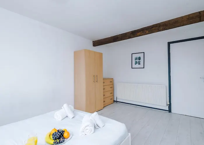 Urban Escape Bright & Spacious 3br Appartement