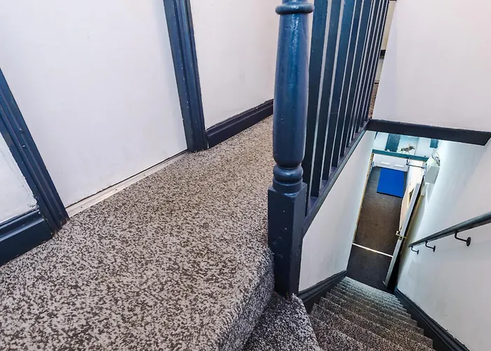 Urban Escape Bright & Spacious 3br *